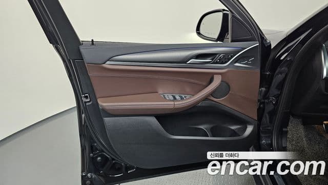 BMW X4 2021 — ფოტო 23/32