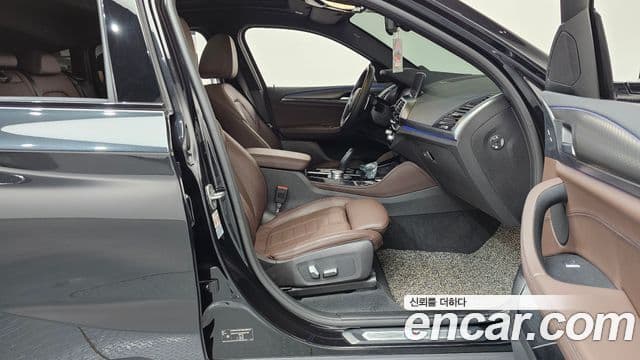 BMW X4 2021 — ფოტო 13/32