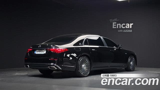 Mercedes-Benz S-Class 2023 — Photo 17/20