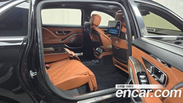 Mercedes-Benz S-Class 2023 — Photo 8/20