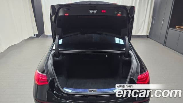 Mercedes-Benz S-Class 2023 — Photo 16/20