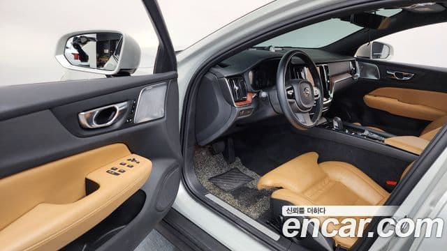 Volvo V60 Cross Country 2021 — ფოტო 10/20