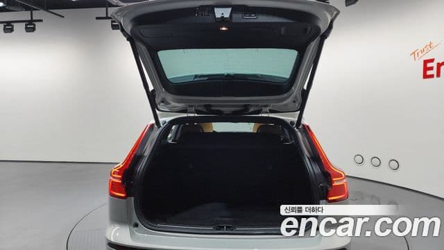 Volvo V60 Cross Country 2021 — Şəkil 18/20
