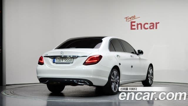 Mercedes-Benz C-Class 2020 — Photo 27/30