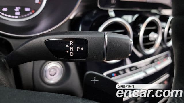 Mercedes-Benz C-Class 2020 — Photo 6/30