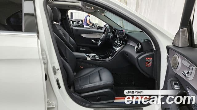 Mercedes-Benz C-Class 2020 — Photo 3/30