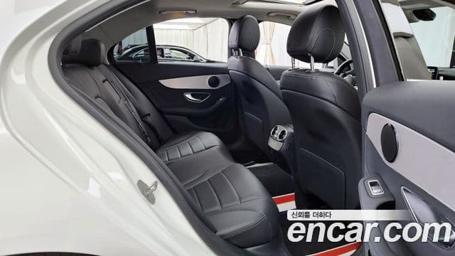 Mercedes-Benz C-Class 2020 — Photo 5/30