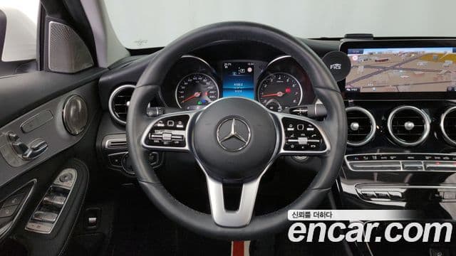 Mercedes-Benz C-Class 2020 — Photo 28/30