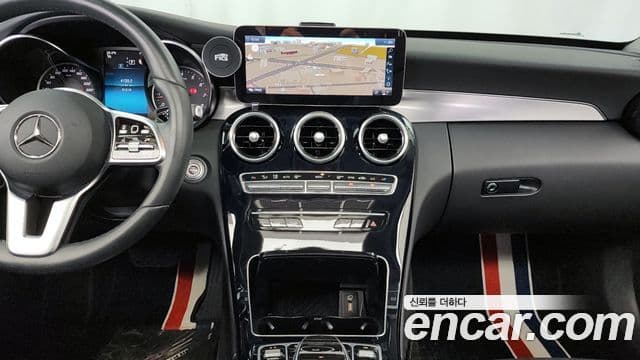 Mercedes-Benz C-Class 2020 — Photo 12/30