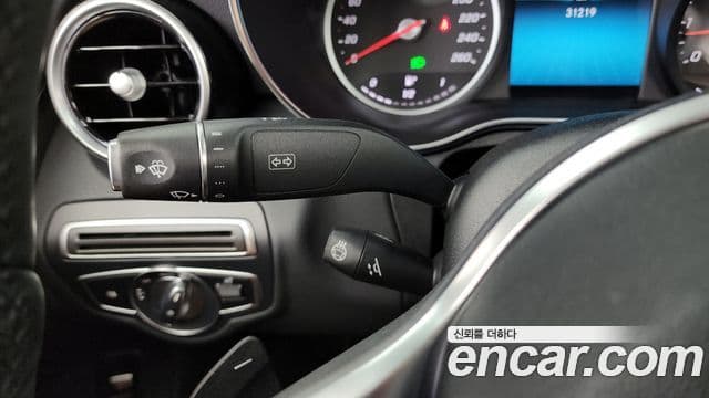 Mercedes-Benz C-Class 2020 — Photo 8/30