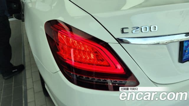 Mercedes-Benz C-Class 2020 — Photo 22/30