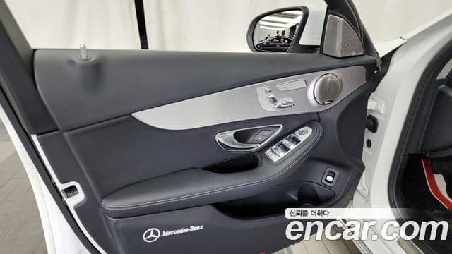 Mercedes-Benz C-Class 2020 — Photo 10/30