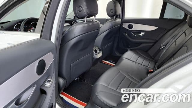 Mercedes-Benz C-Class 2020 — Photo 23/30