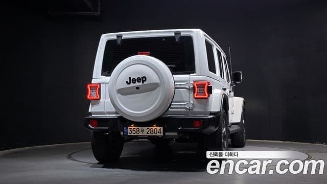 Jeep Wrangler 2021 — ფოტო 4/20