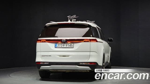 Kia Carnival 2021 — Фото 4/20