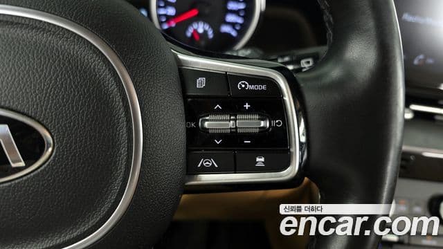 Kia Carnival 2021 — Фото 16/20