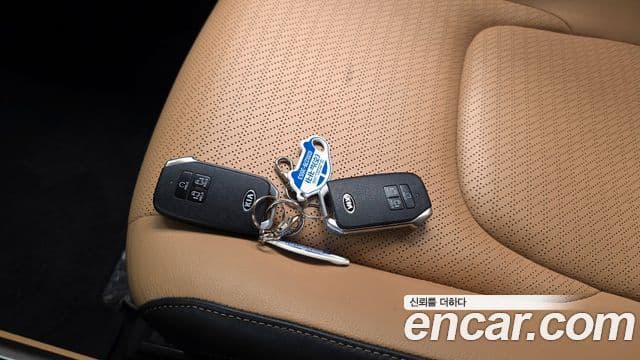 Kia Carnival 2021 — Фото 17/20