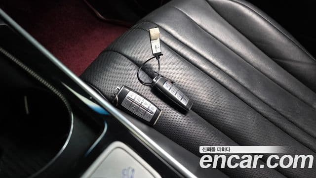 Genesis GV80 2020 — Photo 21/34