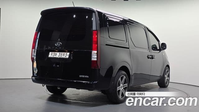 Hyundai Staria 2021 — Фото 2/20