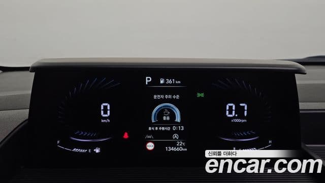 Hyundai Staria 2021 — Фото 8/20