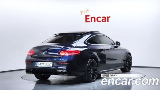 Mercedes-Benz C-Class 2019 — ფოტო 2/20