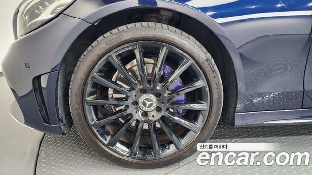 Mercedes-Benz C-Class 2019 — ფოტო 5/20