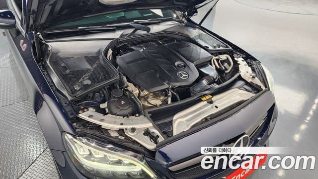 Mercedes-Benz C-Class 2019 — ფოტო 6/20
