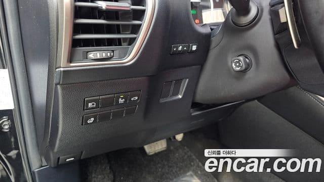 Lexus NX300h 2021 — ფოტო 18/20