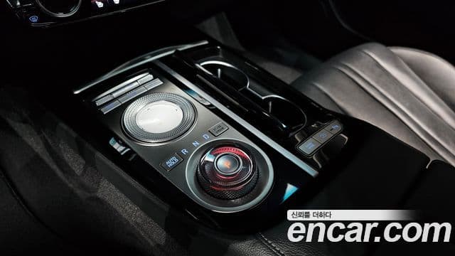 Genesis Electrified G80 2022 — Şəkil 9/20
