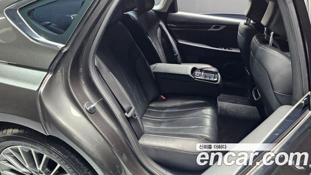 Genesis Electrified G80 2022 — Şəkil 11/20