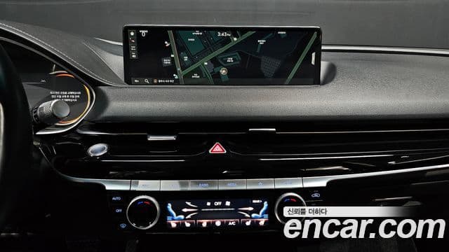Genesis Electrified G80 2022 — Şəkil 12/20
