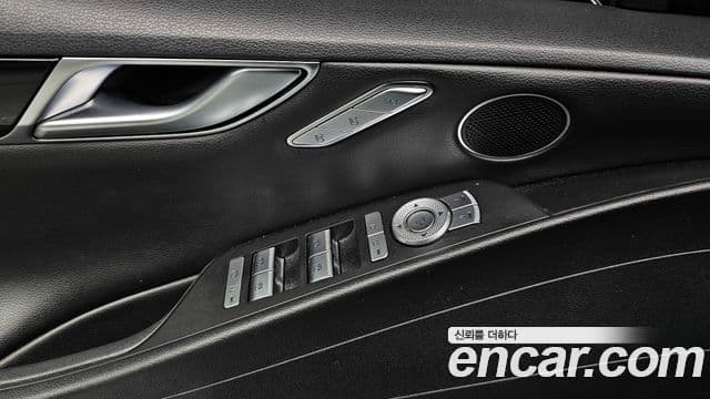 Genesis Electrified G80 2022 — Şəkil 17/20
