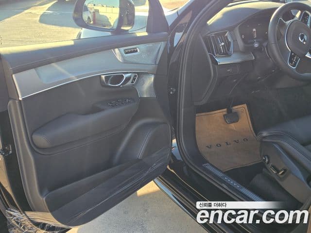 Volvo XC90 2026 — Şəkil 10/11