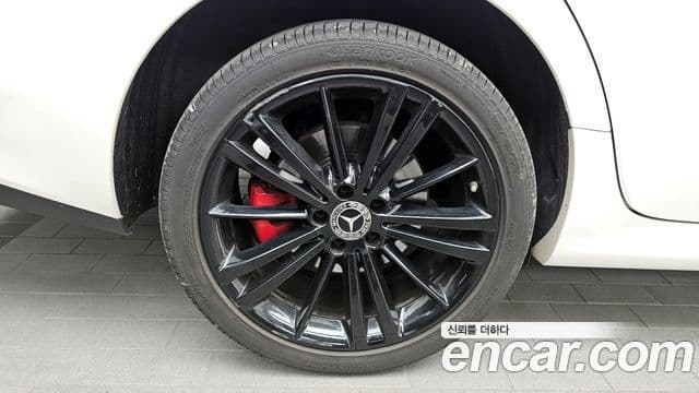 Mercedes-Benz CLS-Class 2018 — Photo 14/20