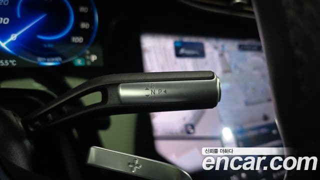 Mercedes-Benz EQS SUV 2023 — ფოტო 16/35