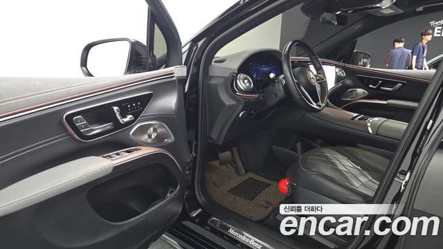 Mercedes-Benz EQS SUV 2023 — ფოტო 26/35