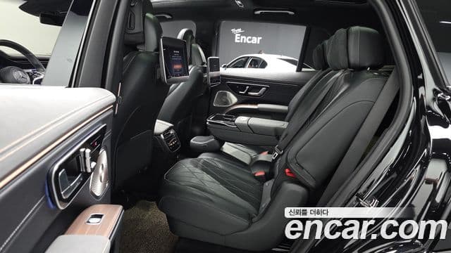 Mercedes-Benz EQS SUV 2023 — ფოტო 8/35