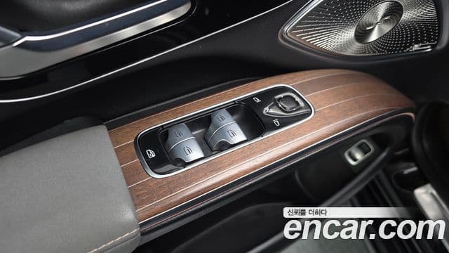 Mercedes-Benz EQS SUV 2023 — ფოტო 27/35