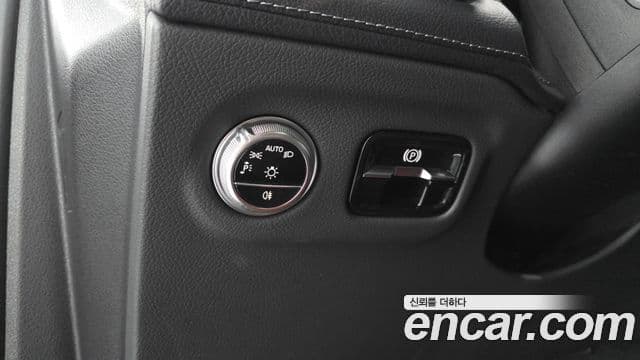 Mercedes-Benz EQS SUV 2023 — ფოტო 17/35