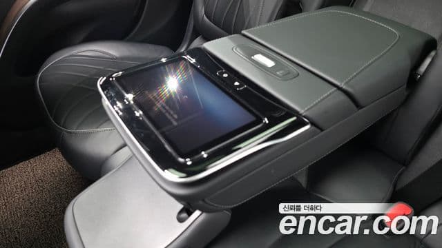 Mercedes-Benz EQS SUV 2023 — ფოტო 7/35