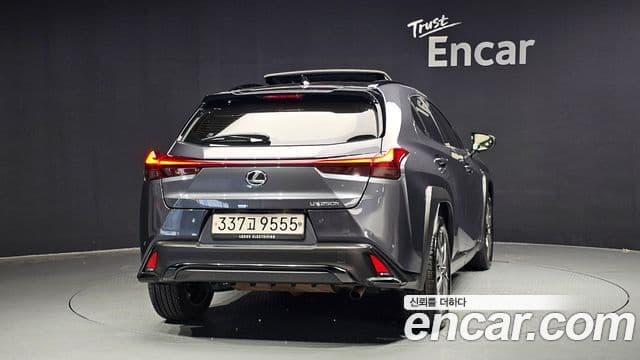 Lexus UX250h 2023 — ფოტო 4/20