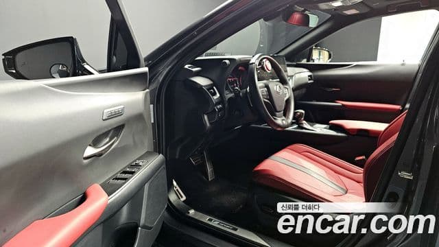 Lexus UX250h 2023 — ფოტო 10/20