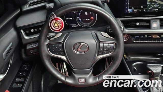 Lexus UX250h 2023 — ფოტო 15/20