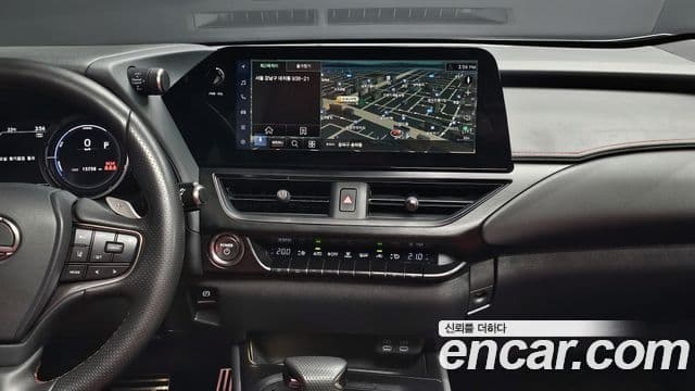 Lexus UX250h 2023 — ფოტო 16/20