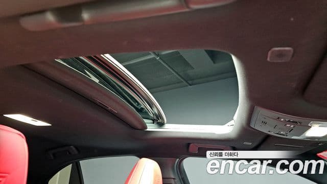 Lexus UX250h 2023 — ფოტო 19/20