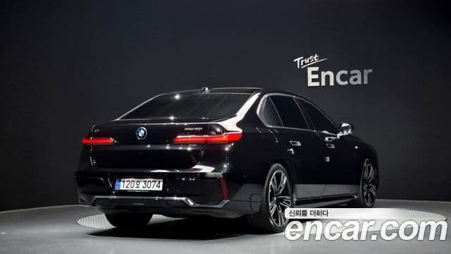BMW i7 2024 — ფოტო 3/20