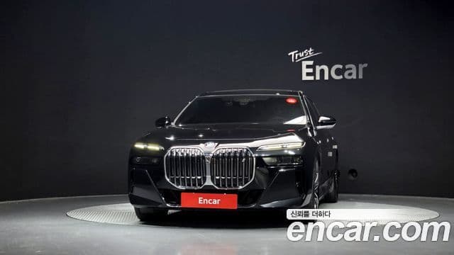 BMW i7 2024 — ფოტო 6/20