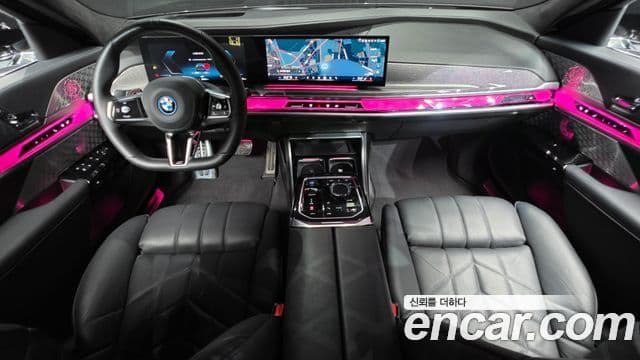 BMW i7 2024 — ფოტო 7/20