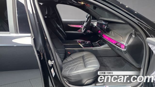 BMW i7 2024 — ფოტო 16/20