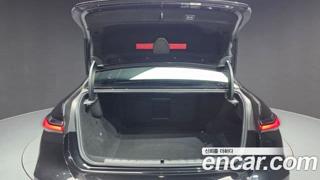 BMW i7 2024 — ფოტო 14/20
